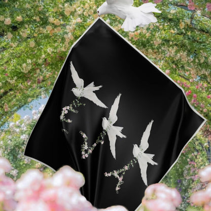 Carré de soie – Lost in the Garden - night